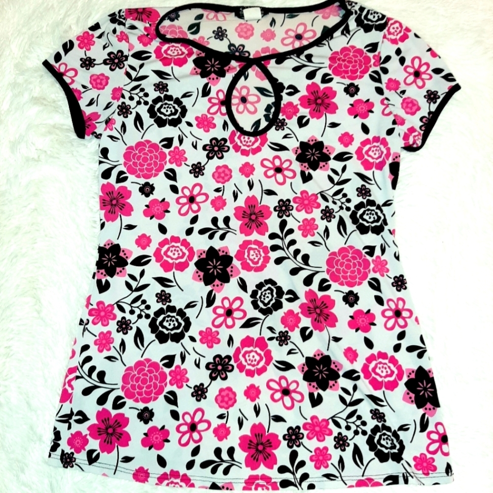 CKW Pink black and white floral keyhole blouse